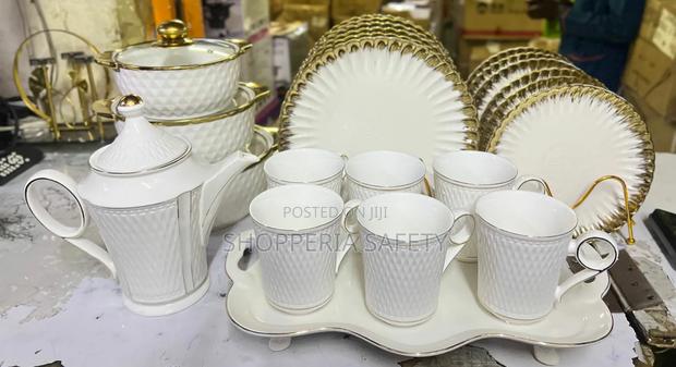 23 Pieces Gold Ring Dinner Set - main view