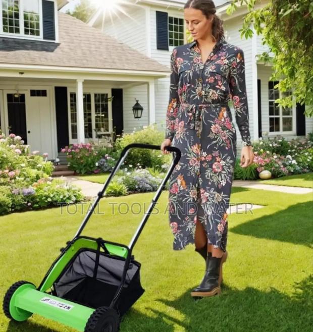 Brand New Handheld Manual Lawn Mower 16"