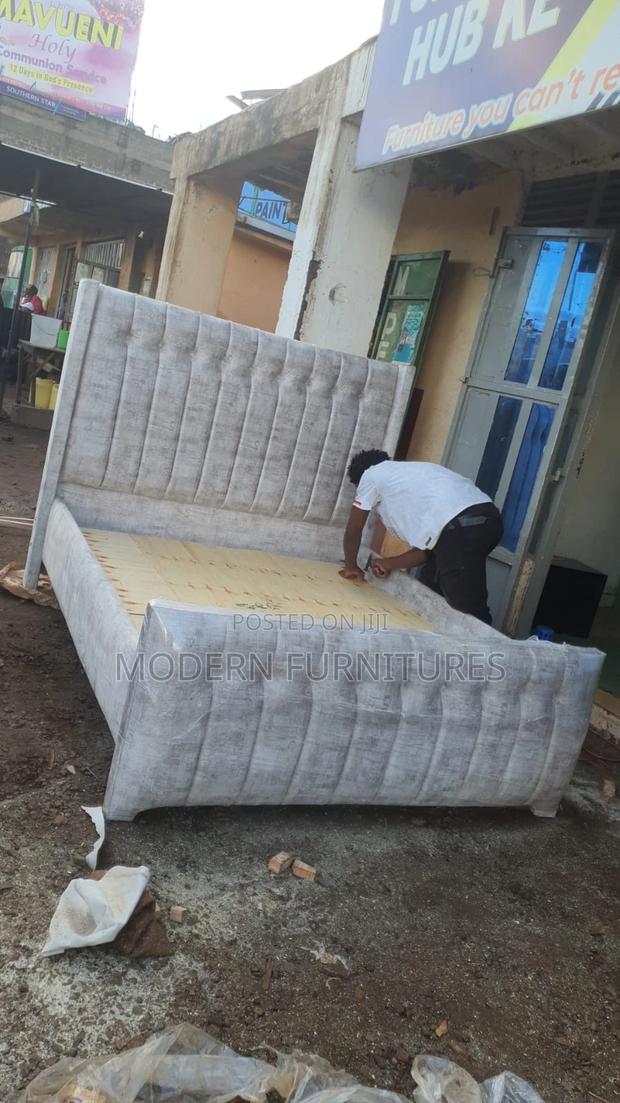 Wow! 5by6 Tufted Bed