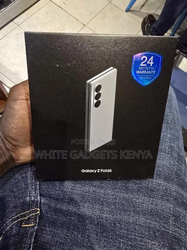 New Samsung Galaxy Fold 512 GB - thumbnail 3