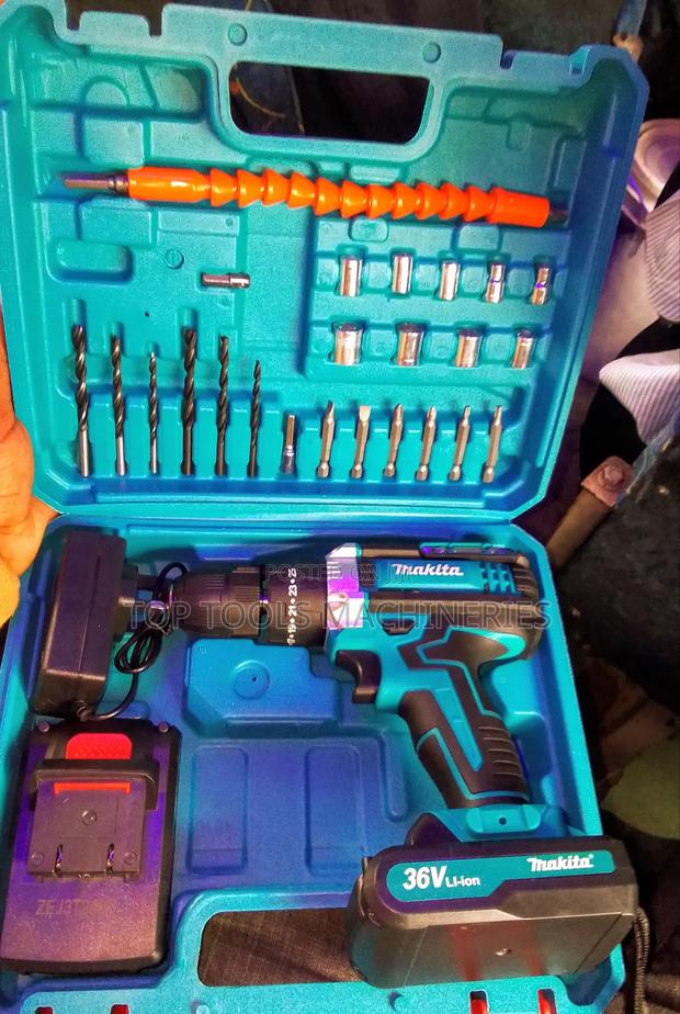 Makita Cordless Drill Set With Bits