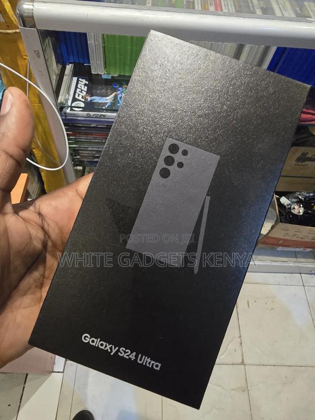 New Samsung Galaxy S24 Ultra 256 GB - thumbnail 3