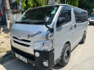 Toyota HiAce 2017 Silver