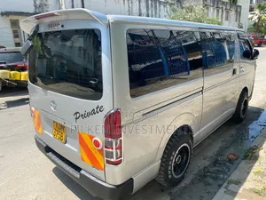 Toyota HiAce 2017 Silver