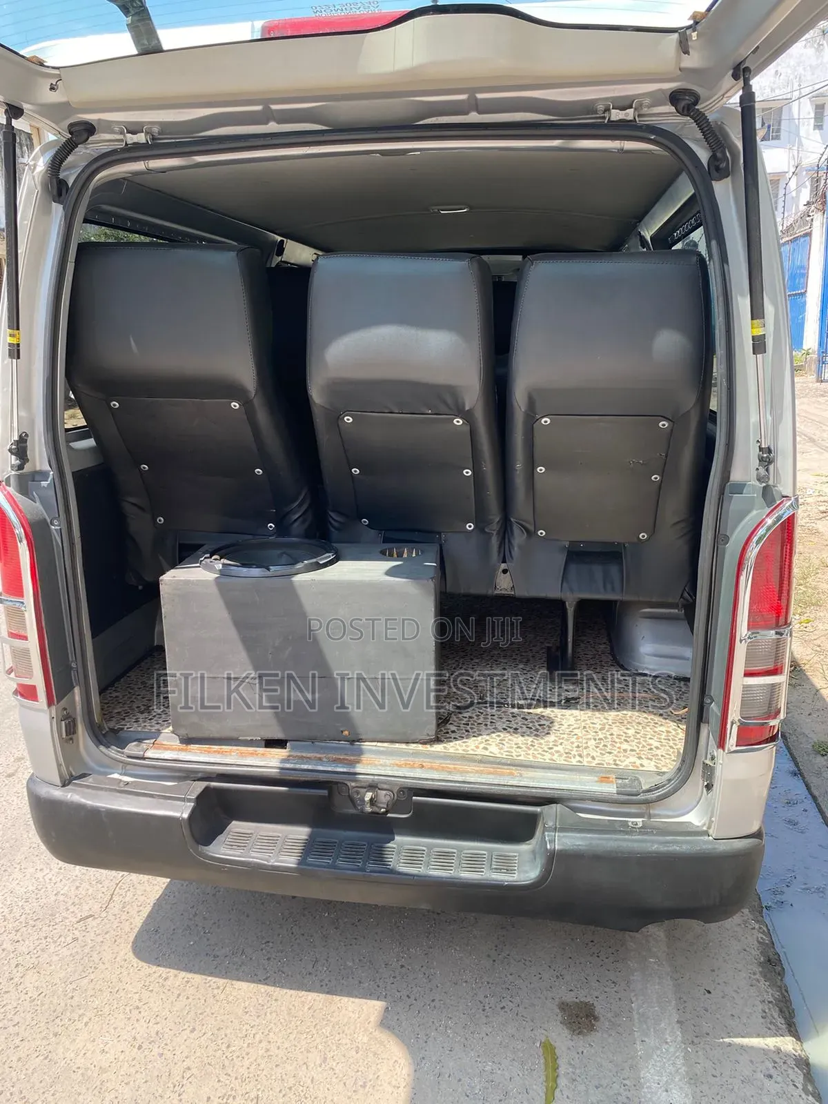 Toyota HiAce 2017 Silver