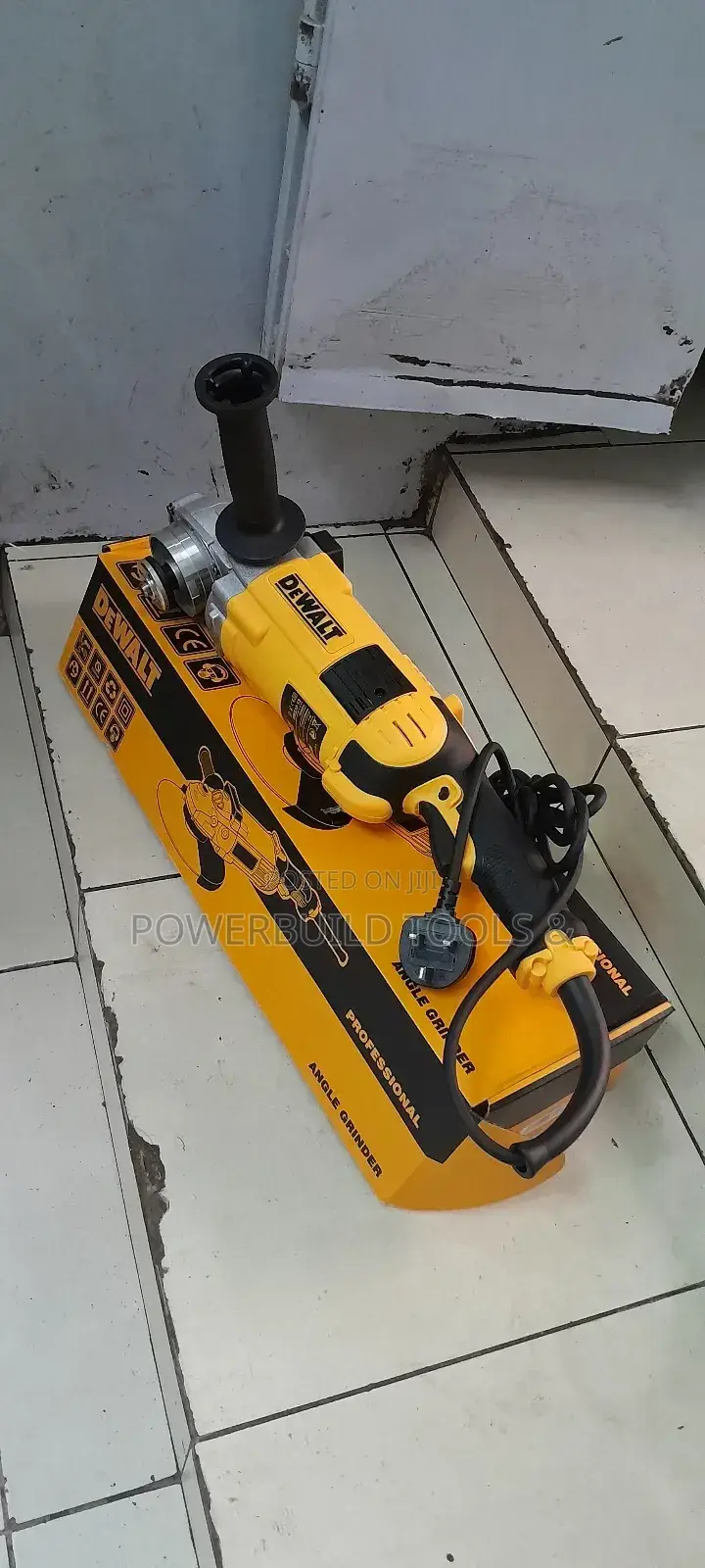 2600W Heavy-Duty Angle Grinder Dewalt Brand 9 Inches