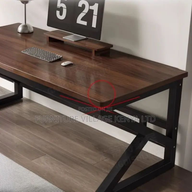 Office Table: Modish Computer Study Table