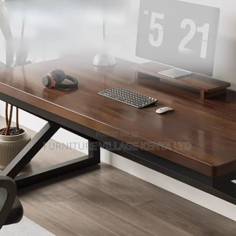 Office Table: Modish Computer Study Table