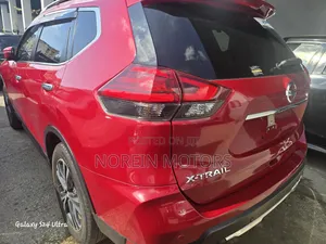 Nissan X-Trail 2018 Red