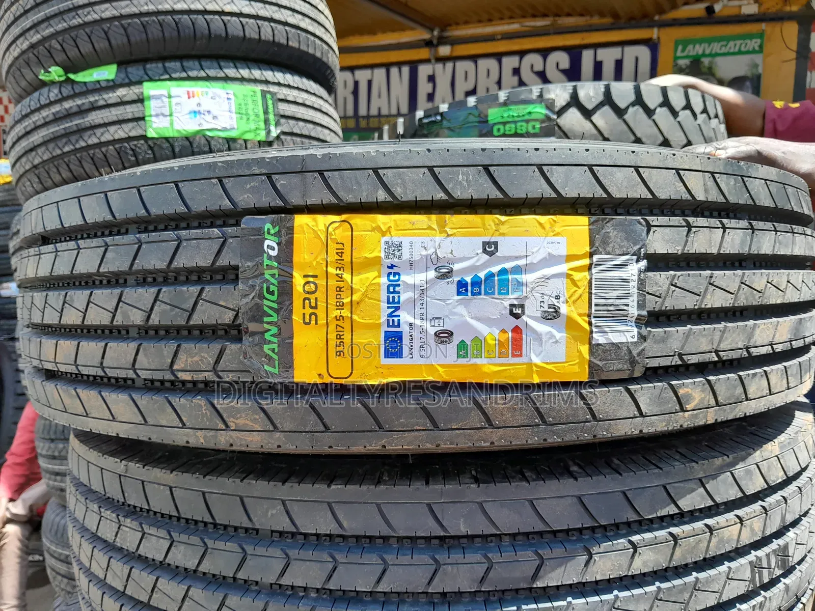 9.5R17.5 Lavigator Tyres Brand New
