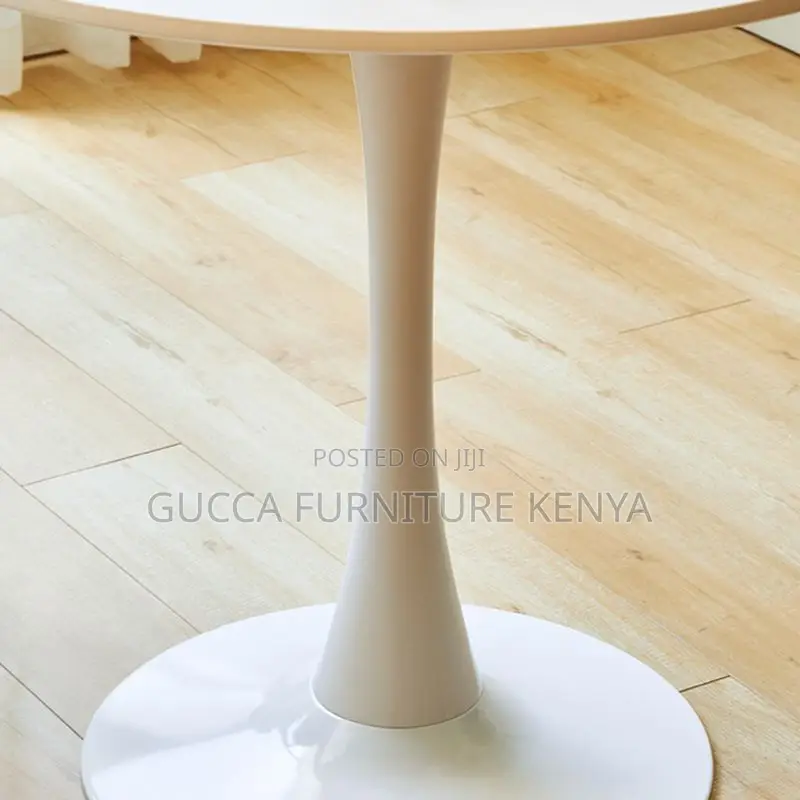 Dining Tables: Simple Round Dining Table With Tulip Base