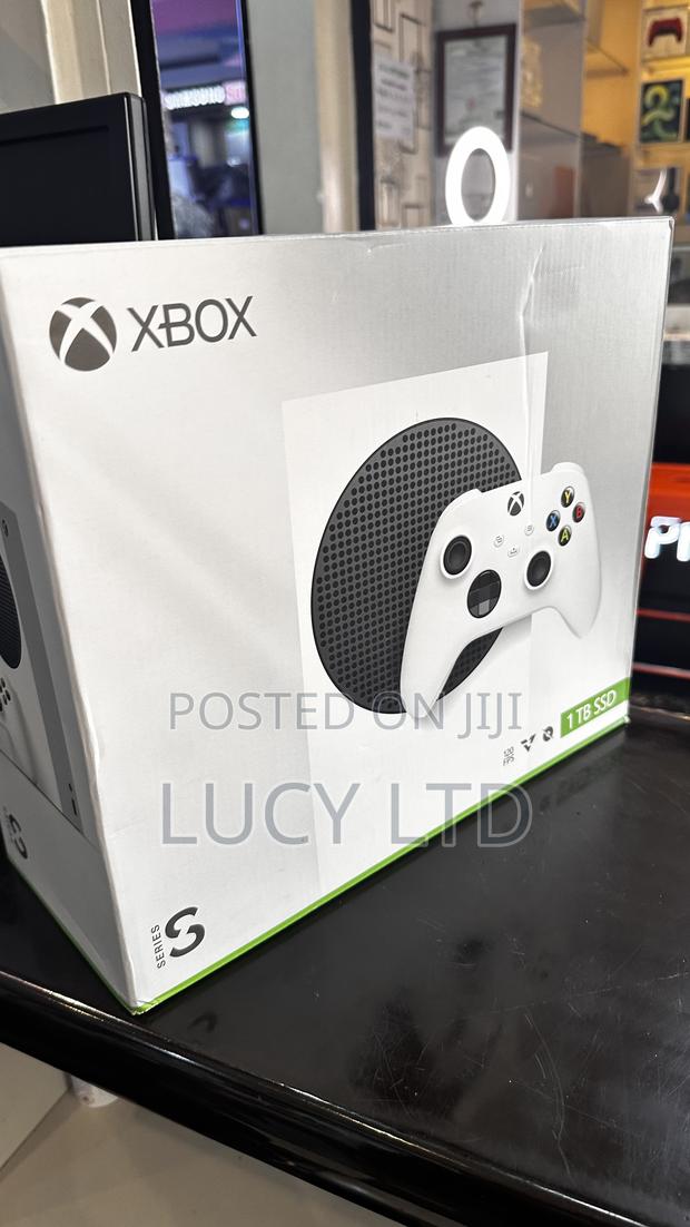 Xbox Series S 1tb White - main view