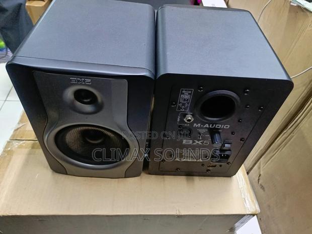Bx5 Carbon Monitors - thumbnail 2