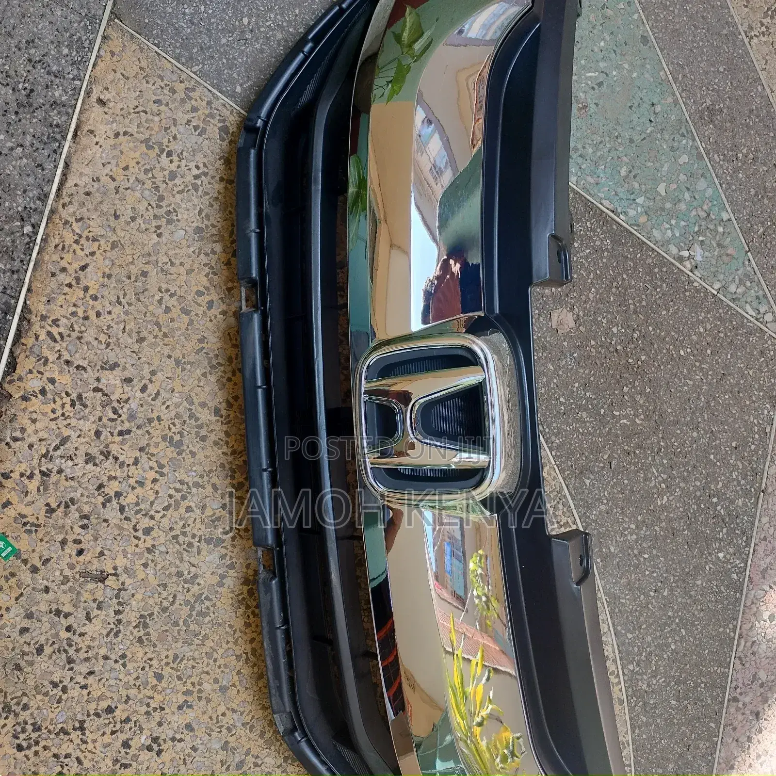 Honda Grace, Grill 2014 Model