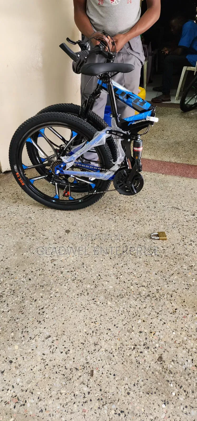 Foldable Bicycle Size 26 With Gear and Shokes.