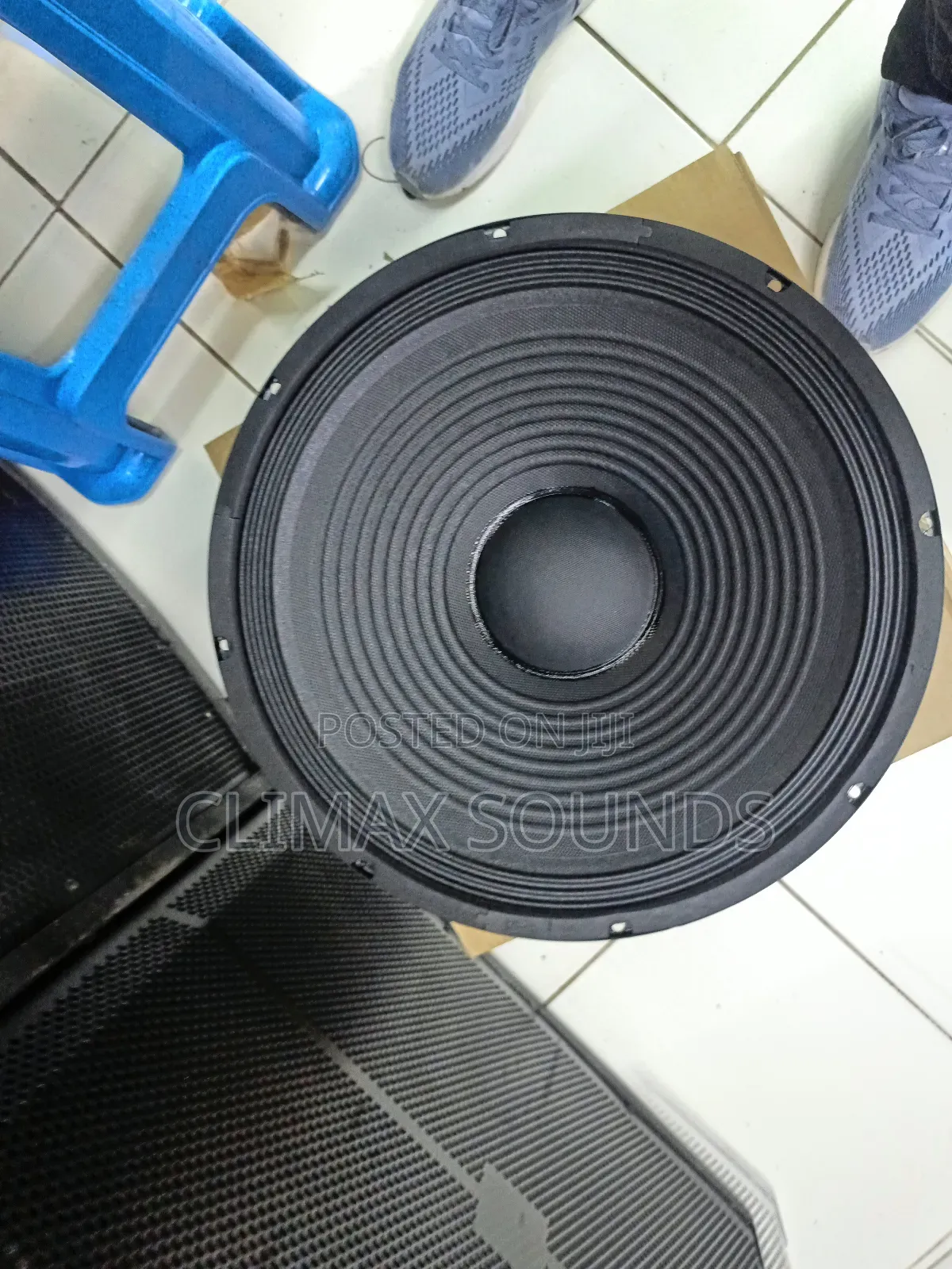 JBL 15 Inches Naked'