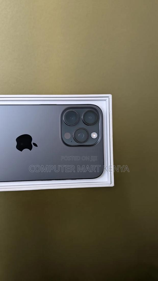 Apple iPhone 15 Pro Max 256 GB Black - thumbnail 2