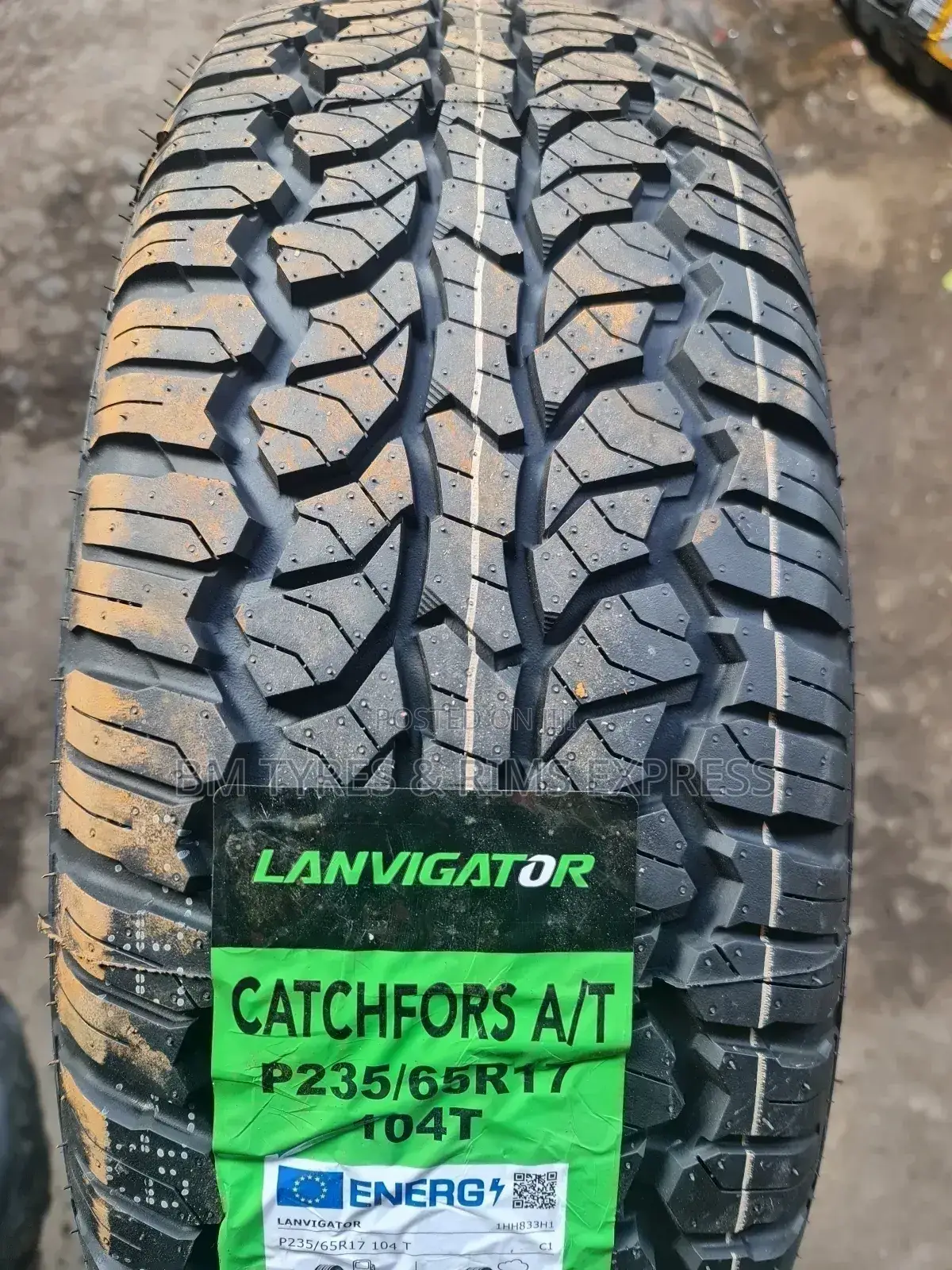 235 /65 R17 Lanvgator Tyres