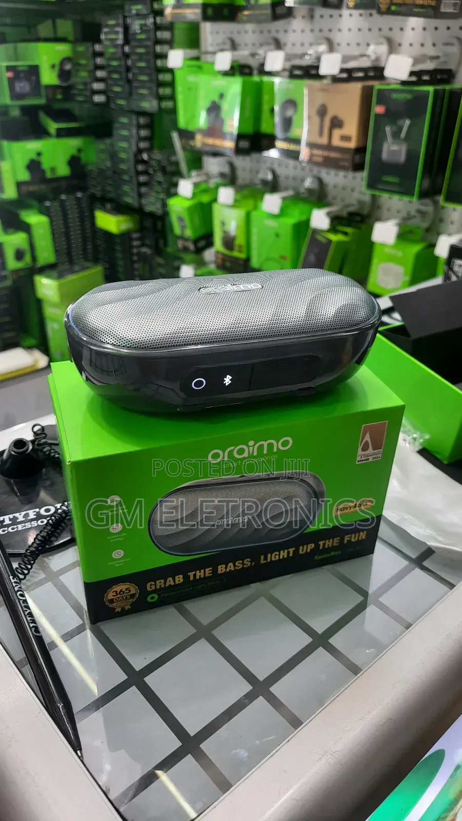 Oraimo Space Box OBS-382 8W Portable Bluetooth Speaker.