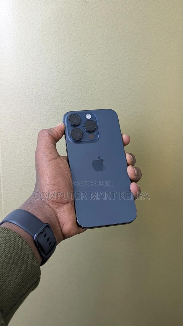Apple iPhone 15 Pro 128 GB Blue - main view