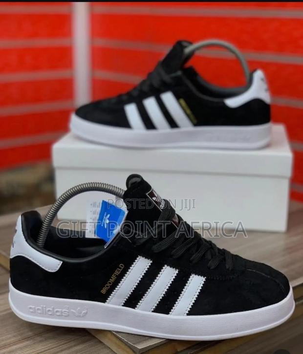 Adidas Broomfield Sneakers