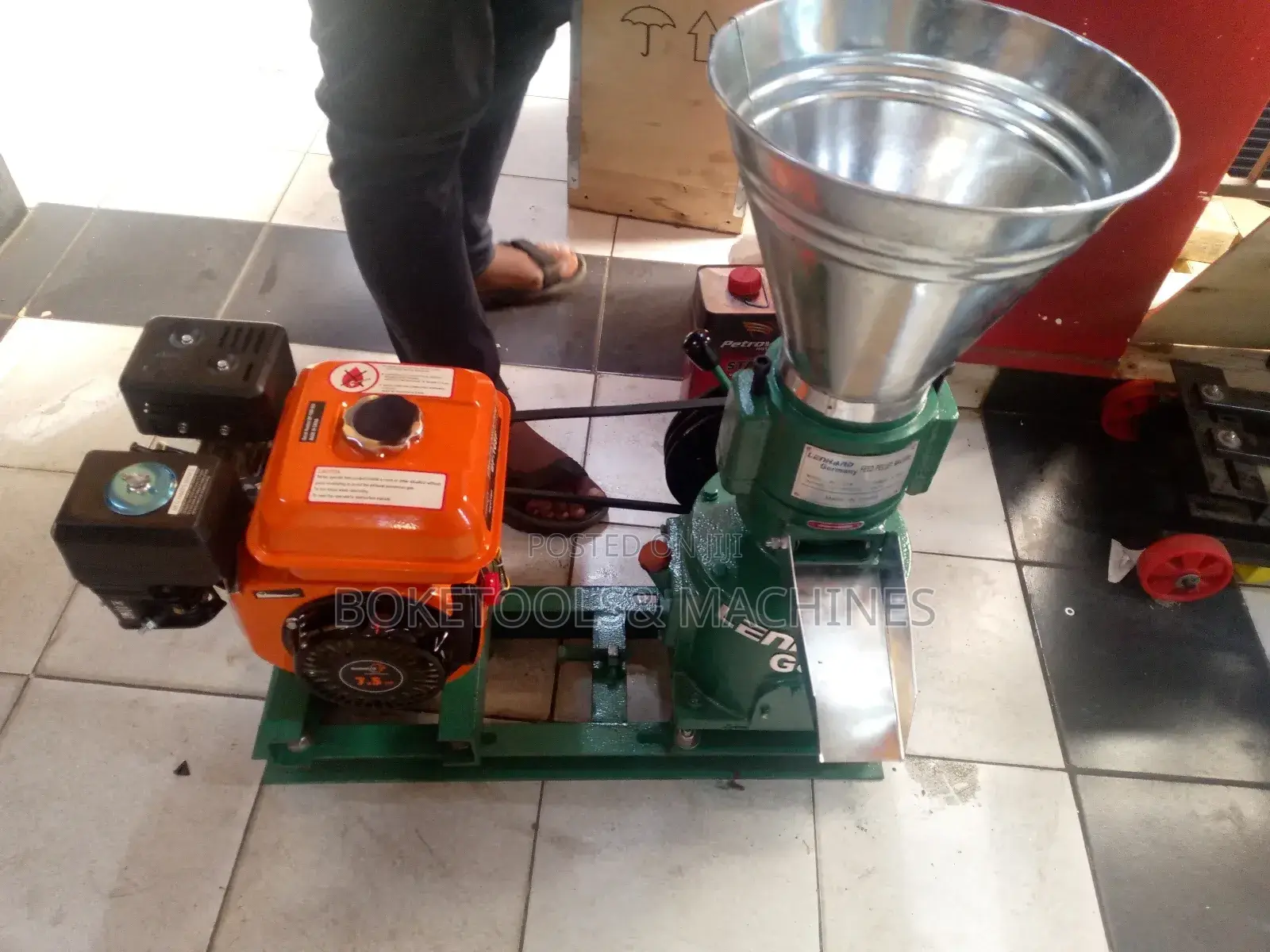 Complete Pellet Machine With Petrol Engine