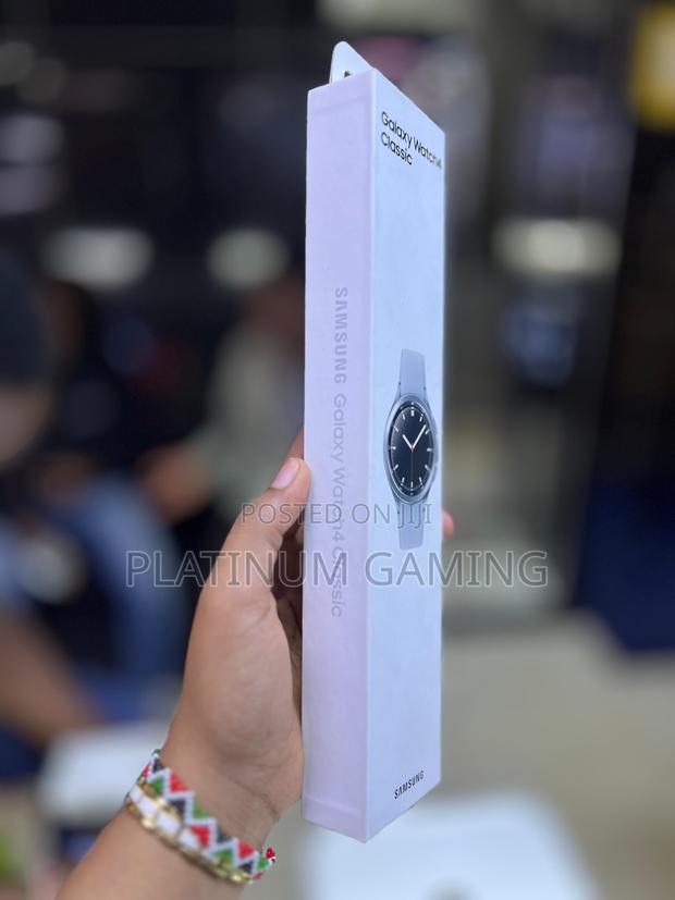 Galaxy Watch4 Classic Bluetooth (46mm) Silver - thumbnail 3