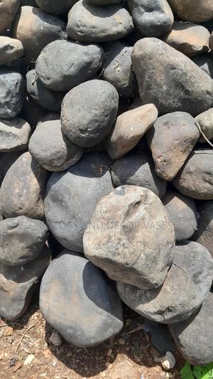 Black Head Size Decor Stones