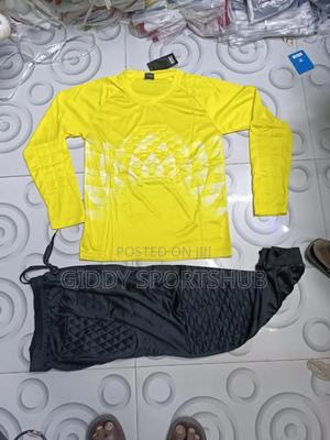 Goalkeeper Uniform - thumbnail 2