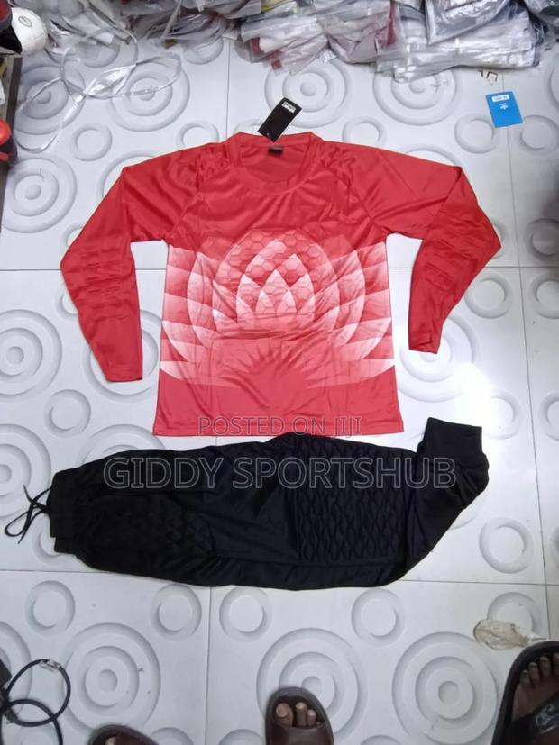 Goalkeeper Uniform - thumbnail 3