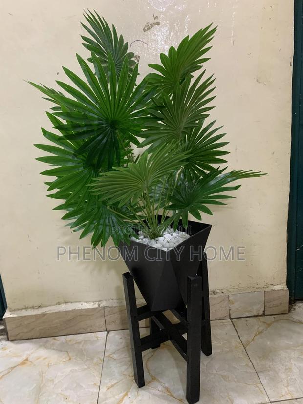 Artificial Plant With Stand