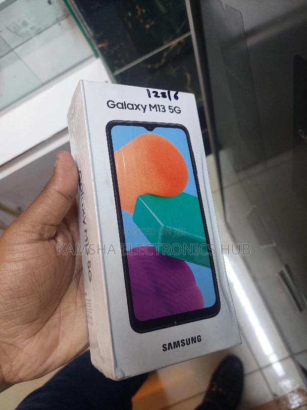 New Samsung Galaxy M13 5G 128 GB Silver - main view