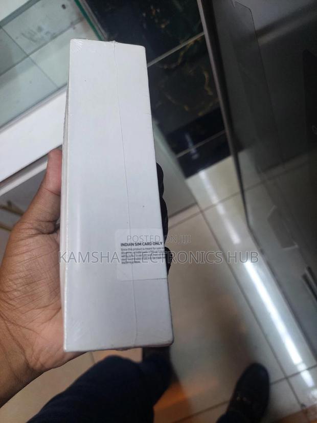 New Samsung Galaxy M13 5G 128 GB Silver - thumbnail 2