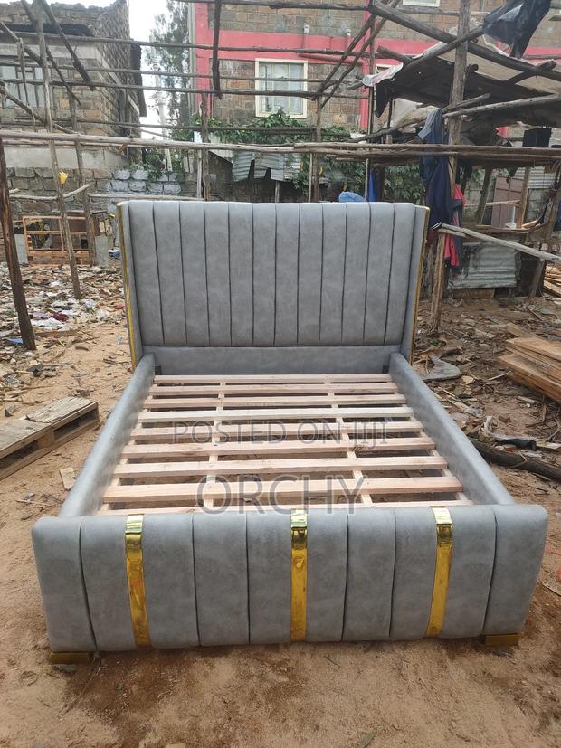 Modern Bed - main view