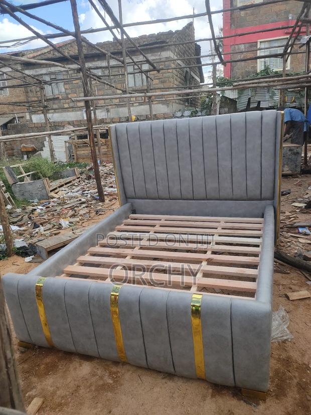 Modern Bed - thumbnail 2