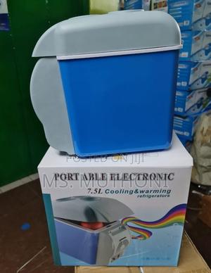 7.5litre Portable Car Fridge - thumbnail 2