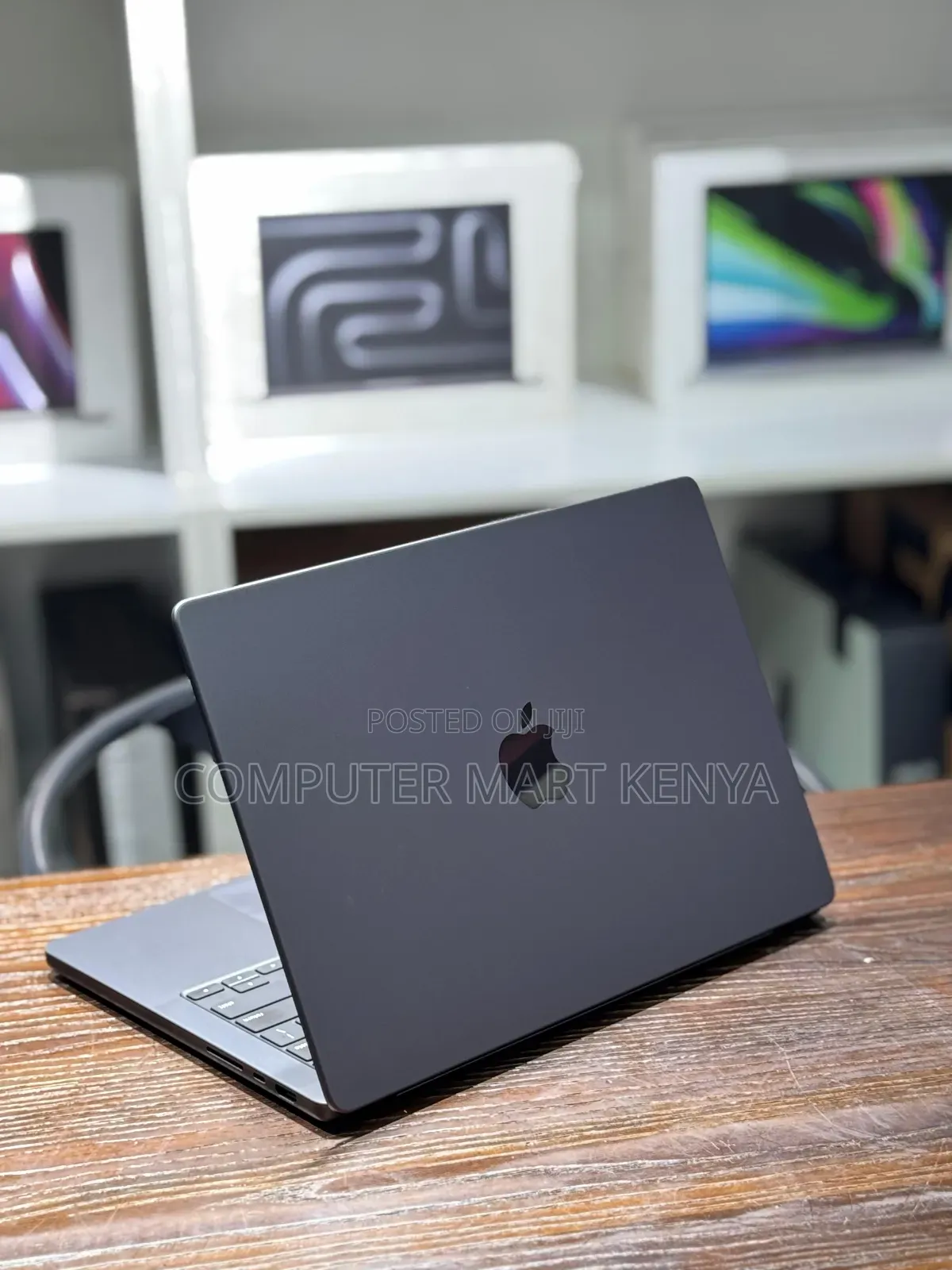 New Laptop Apple MacBook Pro 18GB Apple M3 SSD 512GB