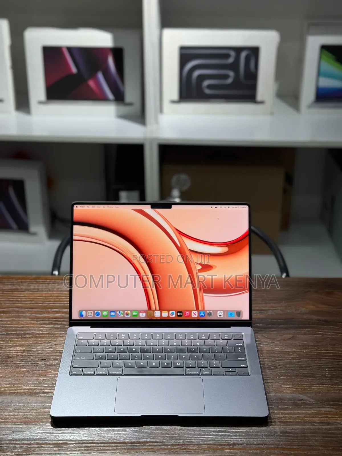 New Laptop Apple MacBook Pro 18GB Apple M3 SSD 512GB
