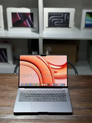 New Laptop Apple MacBook Pro 18GB Apple M3 SSD 512GB