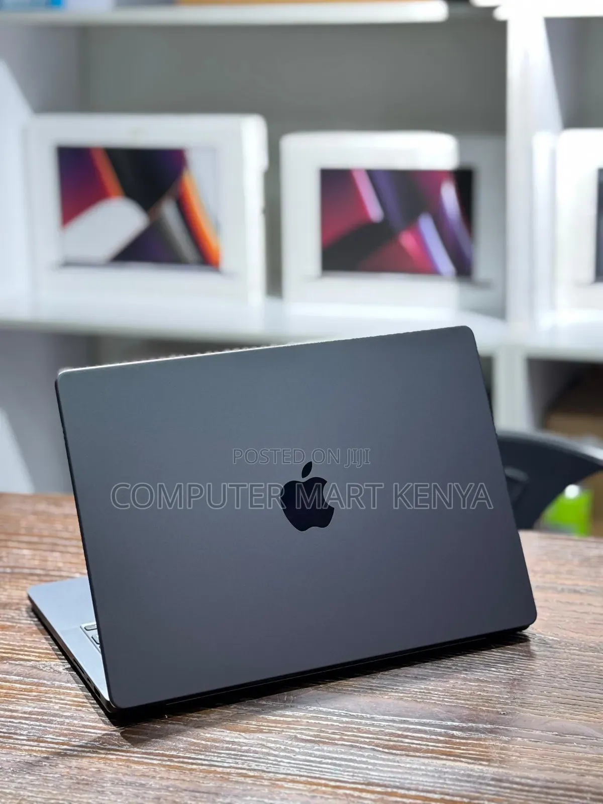 New Laptop Apple MacBook Pro 18GB Apple M3 SSD 512GB
