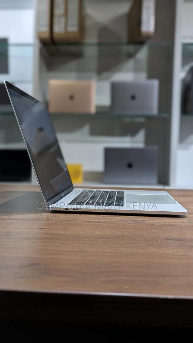 Laptop Apple MacBook Pro 2019 16GB Intel Core I7 SSD 512GB - thumbnail 4