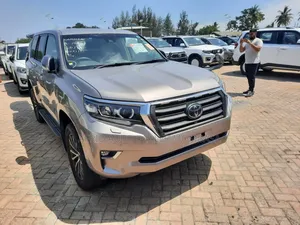 Toyota Land Cruiser Prado 2.8 2019 Gold