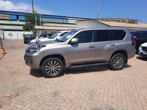 Toyota Land Cruiser Prado 2.8 2019 Gold