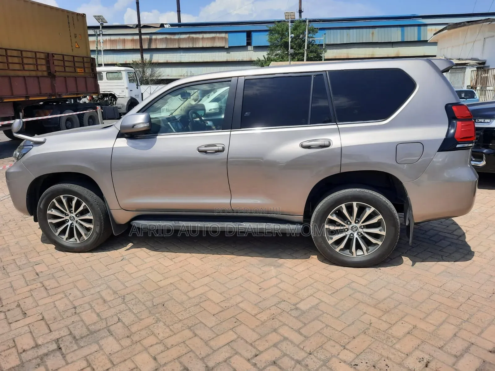Toyota Land Cruiser Prado 2.8 2019 Gold