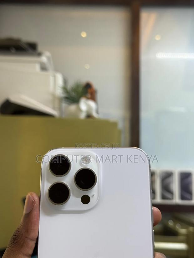 Apple iPhone 16 Pro Max 512 GB White - thumbnail 5