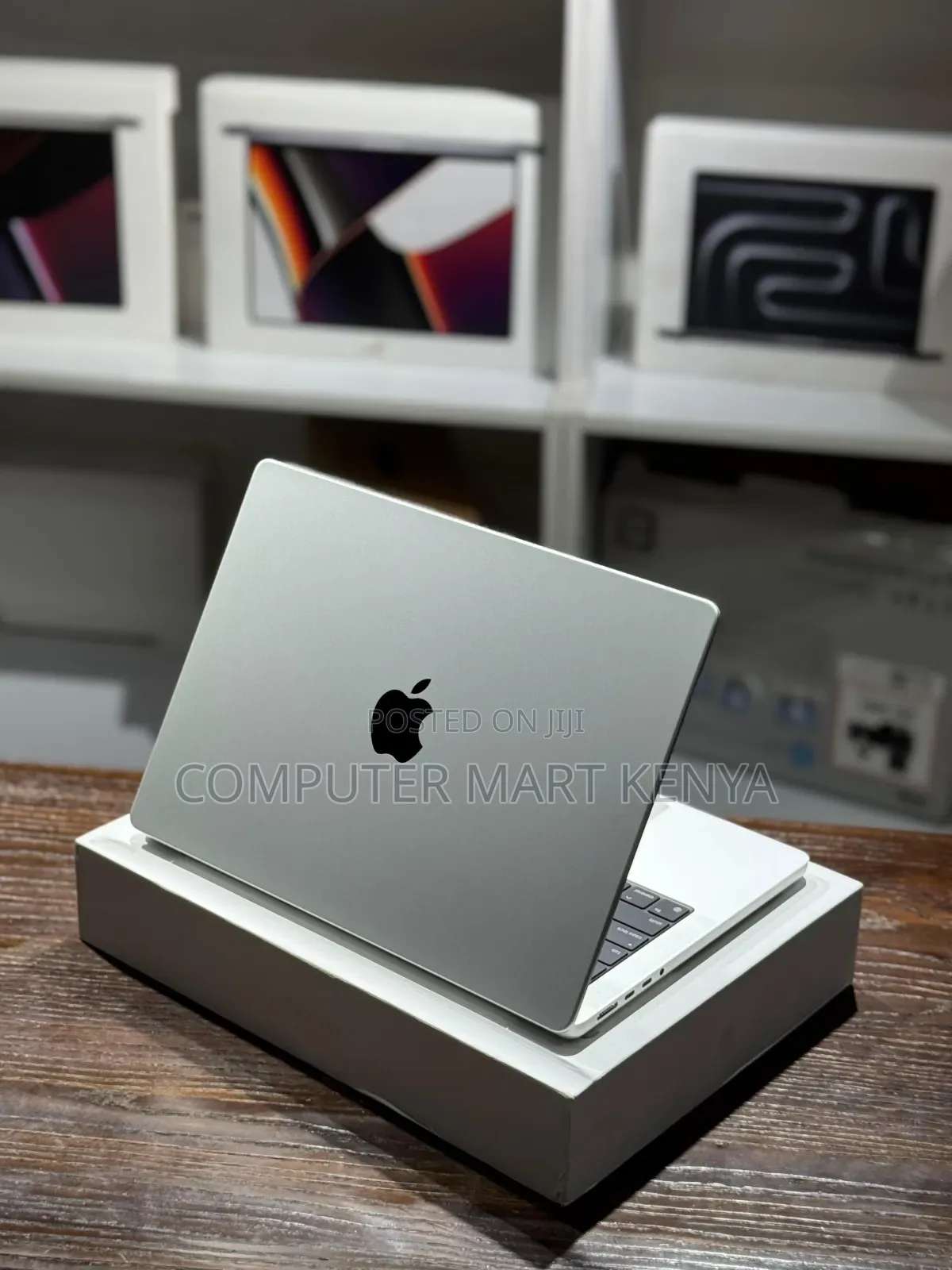 New Laptop Apple MacBook Pro 18GB Apple M3 SSD 512GB