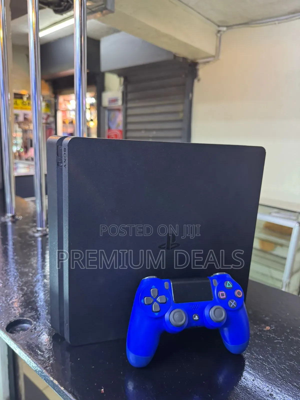 Clean Ps4 Slim With 10games on Board.