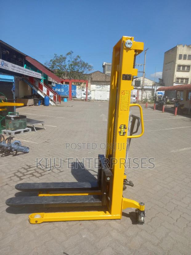 Stacker Lift 3000kg