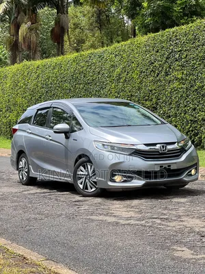 Honda Shuttle 1.5 Hybrid 2WD 2017 Silver