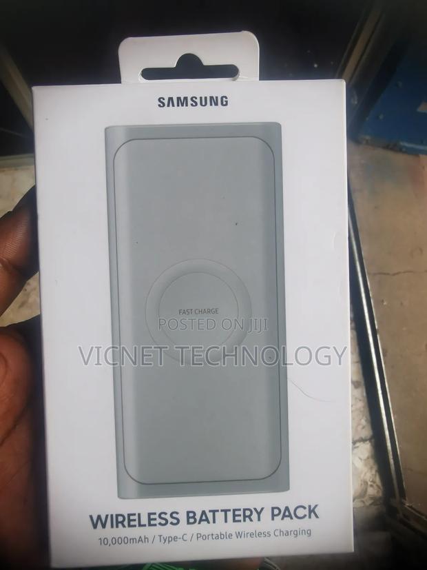 10,000mah USB a and Type C Samsung Wireless Power Bank - main view